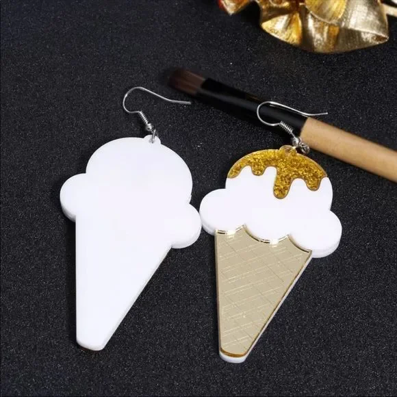 Earrings Gold Ice Cream Cone - Picture 5 of 5